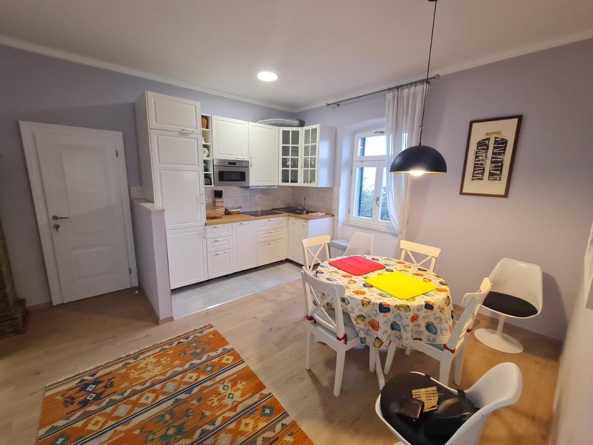 Villa Jure - Apartment Vlasta Lovran Bagian luar foto