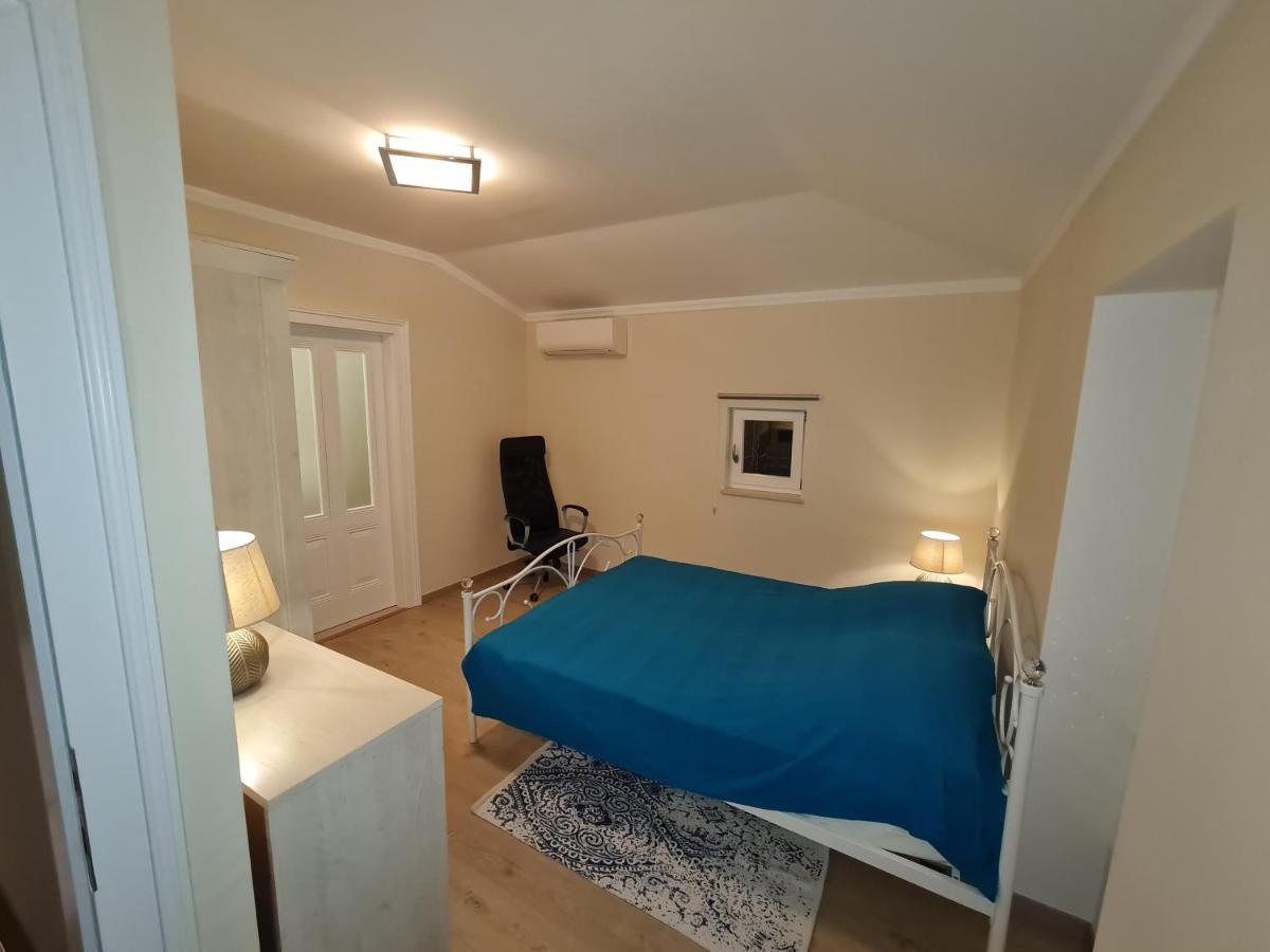 Villa Jure - Apartment Vlasta Lovran Bagian luar foto
